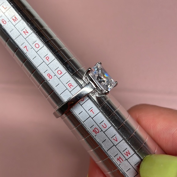 Silver Square White Stone Ring Sz 8.75 - Picture 4 of 6